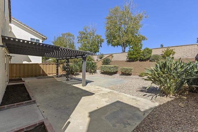 4041 Tynebourne Cir, San Diego CA: https://media.crmls.org/mediaz/389afeec-266b-4111-9bd0-3ae1c3b2ee64.jpg