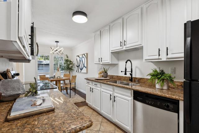 150 Sharene Ln, Walnut Creek CA: https://media.crmls.org/mediaz/389b346c-173a-4f81-a06b-354577552559.jpg