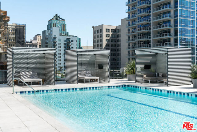801 S OLIVE Street, Los Angeles CA: https://media.crmls.org/mediaz/389b94d2-9245-4137-b167-9748c3dd5841.jpg