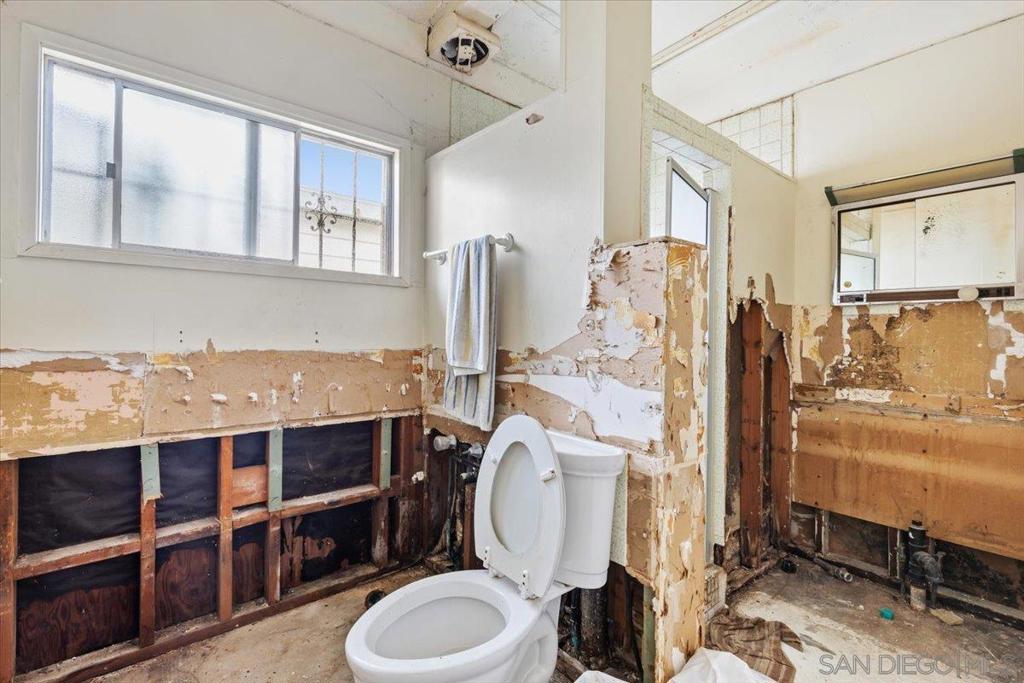 https://media.crmls.org/mediaz/389baaf9-4de1-4f92-8a37-29452ce9e5dd.jpg?preset=X-Large