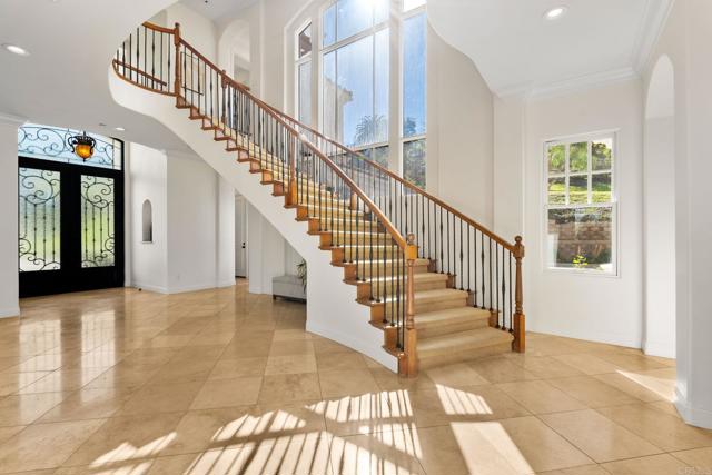 Detail Gallery Image 10 of 51 For 3376 Calle Tres Vistas, Encinitas,  CA 92024 - 5 Beds | 5/1 Baths