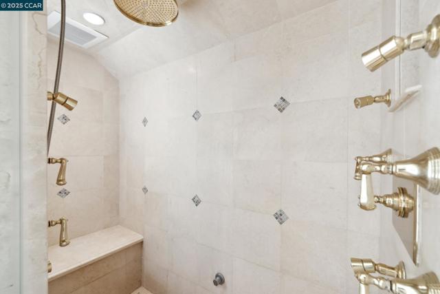 135 Dean Rd, Alamo CA: https://media.crmls.org/mediaz/389d20f1-29a1-4b97-969f-90bca44a589a.jpg