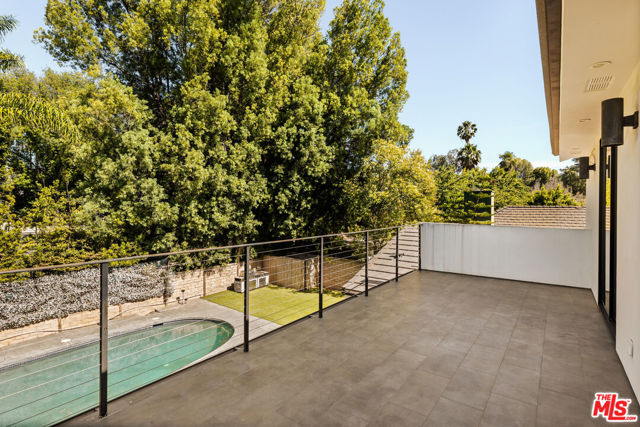5062 Woodley Avenue, Encino CA: https://media.crmls.org/mediaz/389d741c-f186-47df-b297-785789457f21.jpg