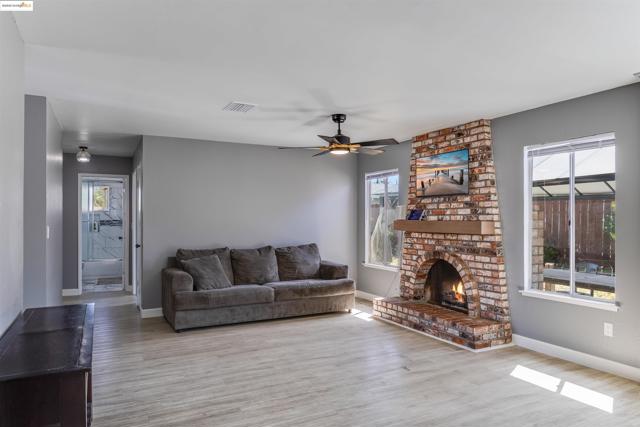 2158 Ackerman Dr, Pittsburg CA: https://media.crmls.org/mediaz/389e849b-2bf6-49c6-93de-8a74f384a8be.jpg