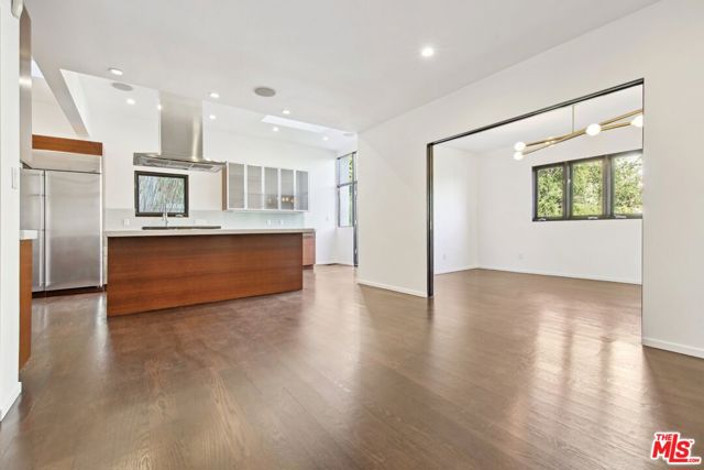 1527 Marmont Avenue, Los Angeles CA: https://media.crmls.org/mediaz/389fa045-063d-4cf0-97c0-eb9f729c1af7.jpg