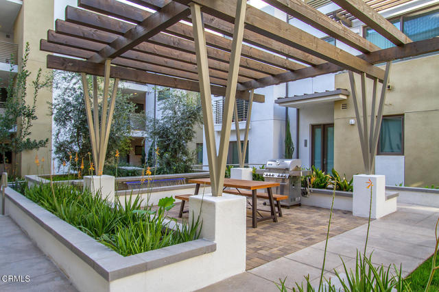 Detail Gallery Image 3 of 23 For 239 S Marengo Ave #201,  Pasadena,  CA 91101 - 2 Beds | 2 Baths