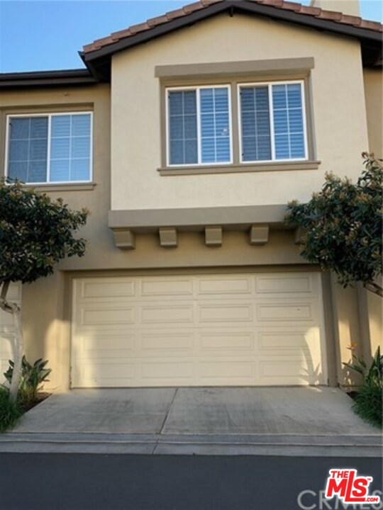 915 Somerville, Irvine, CA 92620