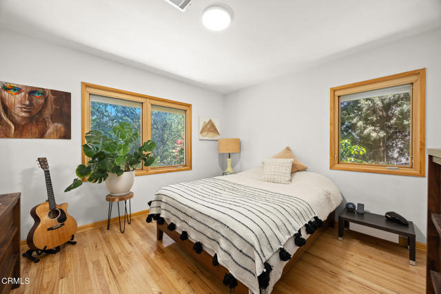 10316 Newhome Avenue, Sunland CA: https://media.crmls.org/mediaz/38a0c085-02dc-4b8f-ab1e-6b8c203dfc68.jpg