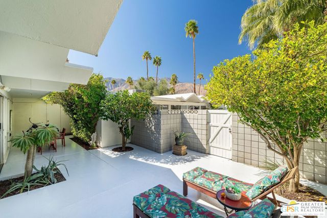 1772 S Araby Drive, Palm Springs CA: https://media.crmls.org/mediaz/38a0f57f-d187-4932-bf61-99fc95d01116.jpg