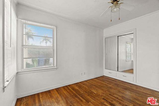 2421 Cloy Avenue, Venice CA: https://media.crmls.org/mediaz/38a1b1f2-754b-41b1-9f21-ee6cc1dbd00d.jpg