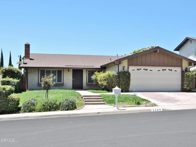2209 Aspenpark Court, Thousand Oaks CA: https://media.crmls.org/mediaz/38a1f1b0-8ff7-4b60-9266-2c2c86c50bb8.jpg