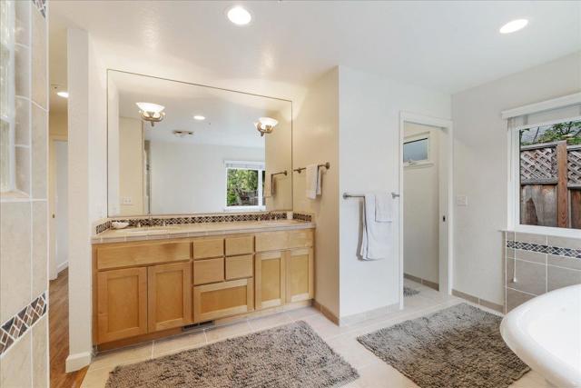 334 Park Way, Santa Cruz CA: https://media.crmls.org/mediaz/38a2421d-462f-4f1c-83b2-6881b21bd710.jpg