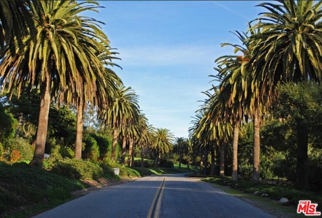 1601 Alisa Estate, Santa Barbara CA: https://media.crmls.org/mediaz/38a27b8c-4b19-462d-94b1-5518cfbc6d19.jpg