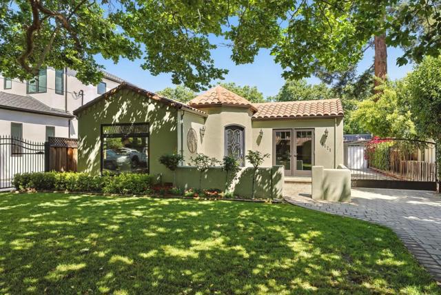 1121 Laurie Avenue, San Jose CA: https://media.crmls.org/mediaz/38a2ee5f-621b-4080-8d16-c199dc369081.jpg