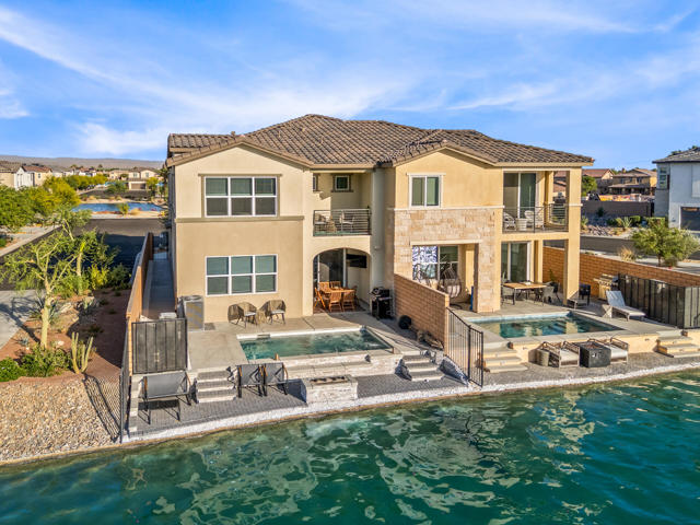 43241 Pietra Court, Indio CA: https://media.crmls.org/mediaz/38a35991-9c5d-4e4e-9faf-e8c32c1c8817.jpg