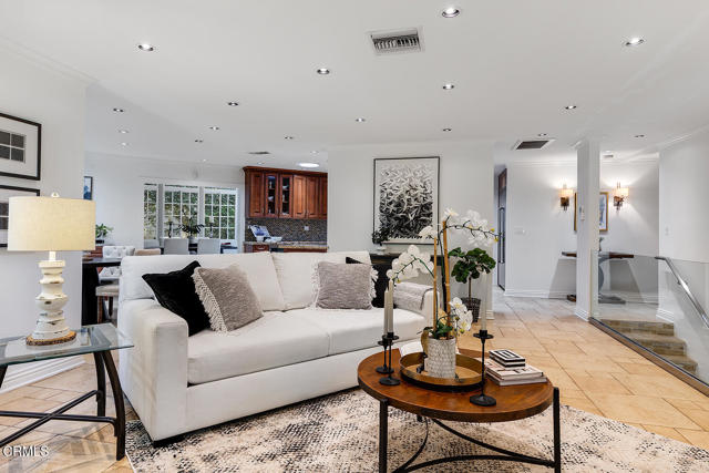 Detail Gallery Image 16 of 52 For 1038 Oban Dr, Los Angeles,  CA 90065 - 4 Beds | 3 Baths