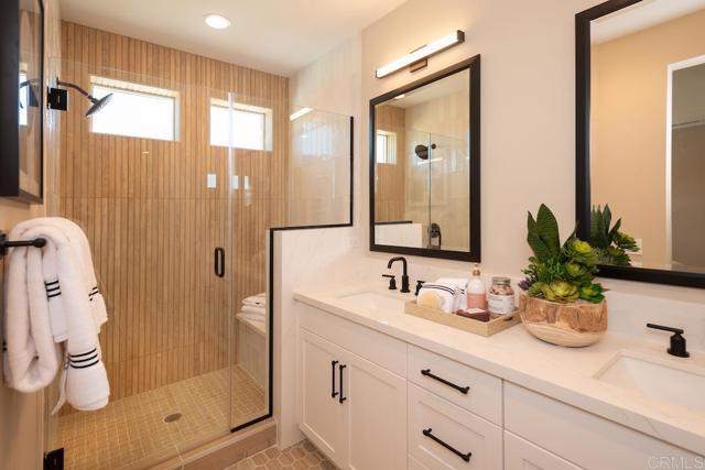 Detail Gallery Image 3 of 7 For 14669 Dunleer Way, San Diego,  CA 92126 - 4 Beds | 3/1 Baths