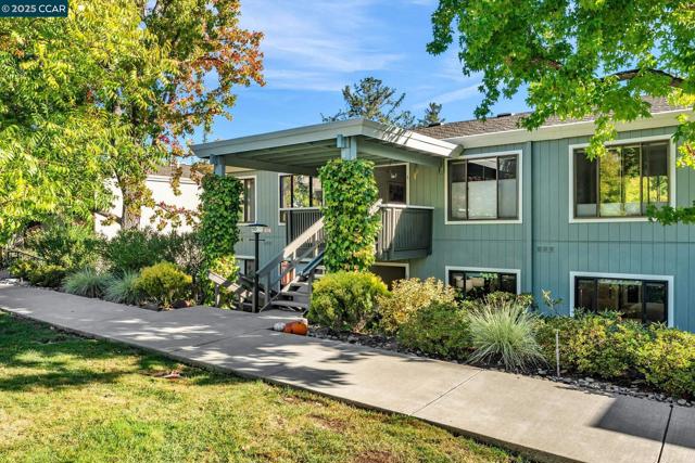 1200 Leisure Ln, Walnut Creek CA: https://media.crmls.org/mediaz/38a50efc-4103-4631-9103-4abafc4db08e.jpg