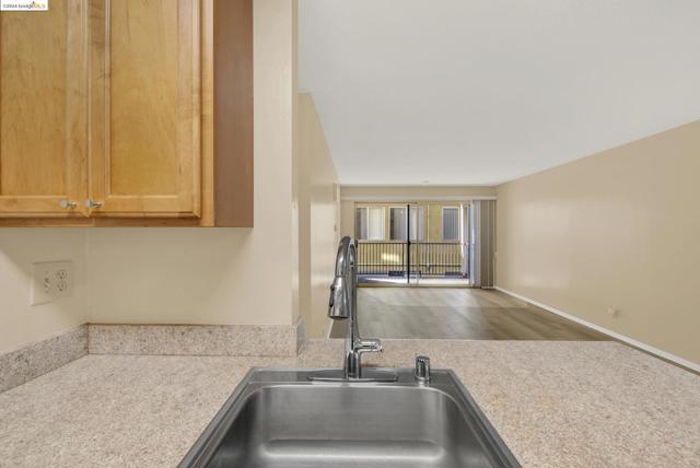 Image 12 of 32 For 85 Vernon St  102