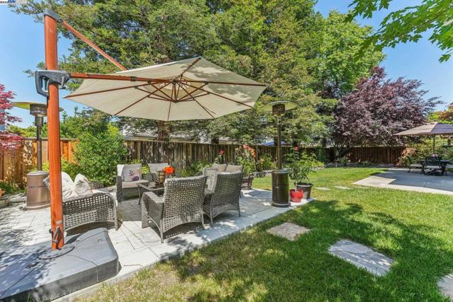 1159 Vintner Pl, Livermore CA: https://media.crmls.org/mediaz/38a5c32c-1c24-4385-95e3-5862acc13ba3.jpg