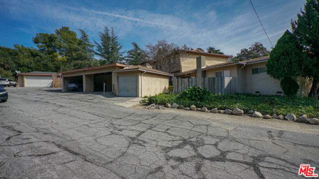 3459 Montrose Avenue photo 2