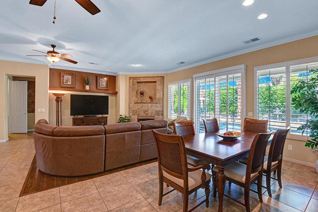 54 Camino Real, Rancho Mirage CA: https://media.crmls.org/mediaz/38a66bfd-0df0-41b4-87f2-530ee1c66b5c.jpg