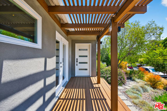 2121 Marine Street, Santa Monica CA: https://media.crmls.org/mediaz/38a6c8da-d2cf-487b-961c-698caafd50ce.jpg