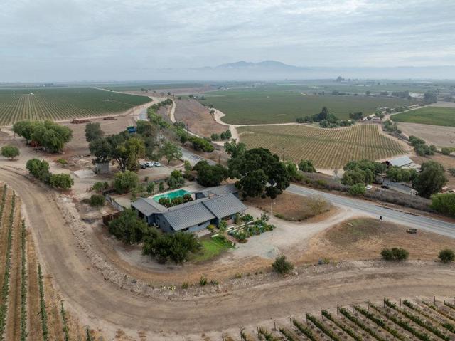 43002 Arroyo Seco Road, Soledad CA: https://media.crmls.org/mediaz/38a6ca85-abce-4784-ab2b-8af150a73e93.jpg