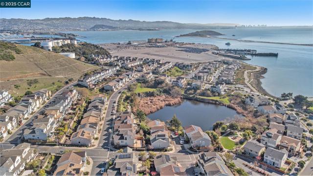 Image 47 of 50 For 203 Seacliff Way