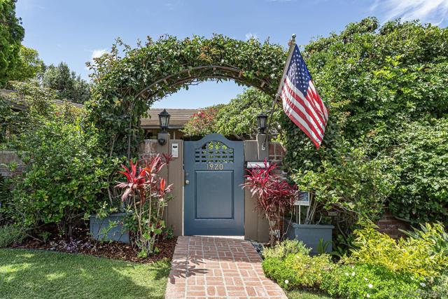 1920 Spindrift Drive, La Jolla CA: https://media.crmls.org/mediaz/38a758db-03b2-4d66-aa2b-a68adcc557f0.jpg
