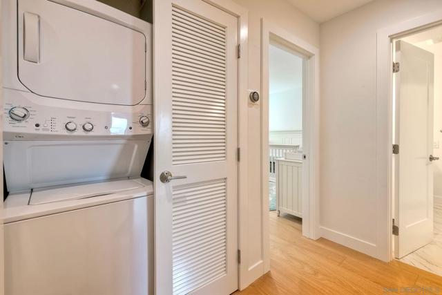 1174 Locust St, San Diego CA: https://media.crmls.org/mediaz/38a7a79e-3825-41c0-b79e-01ab204c92ed.jpg