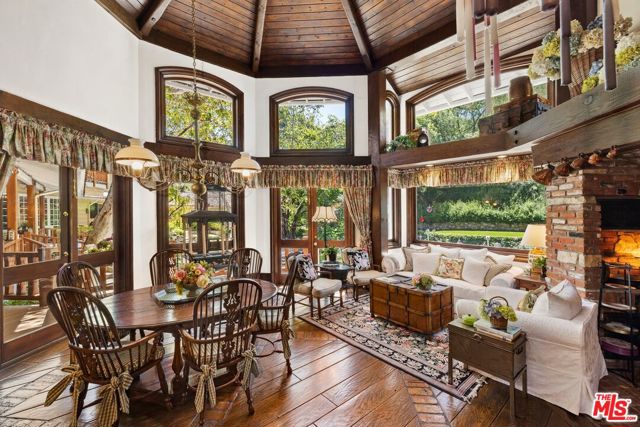 4535 Vanalden Avenue, Tarzana CA: https://media.crmls.org/mediaz/38a8c1d6-77f7-43a4-8de7-77c02696f9f7.jpg