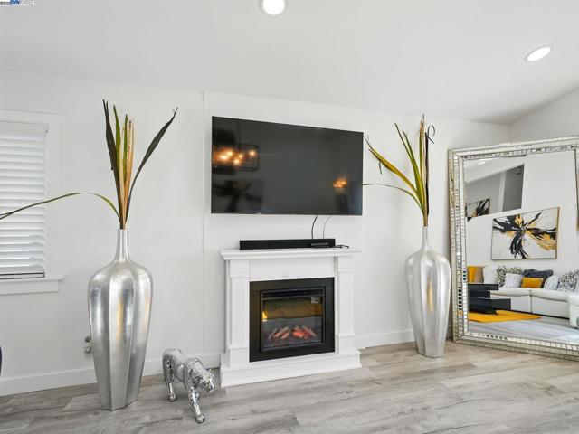2579 Jacobs St, Hayward CA: https://media.crmls.org/mediaz/38a9dcd8-a98f-4931-8396-2e9a470da1eb.jpg