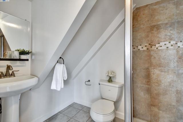 153 Morningside Dr, Daly City CA: https://media.crmls.org/mediaz/38aa0be3-5457-4c92-a368-7ce5d1273d18.jpg