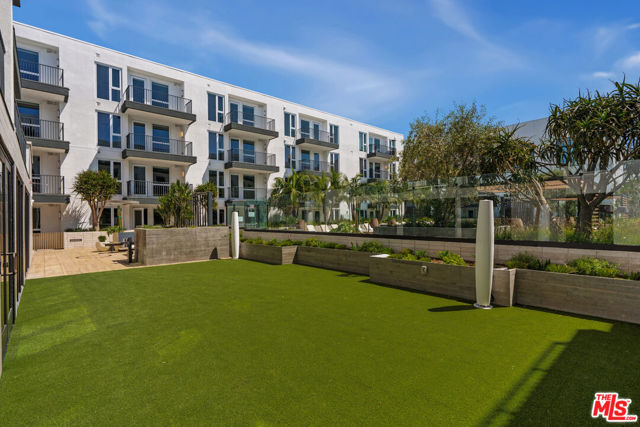 2455 Overland Avenue, Los Angeles CA: https://media.crmls.org/mediaz/38aa6922-f7b0-43e1-9b1e-14c28c538663.jpg