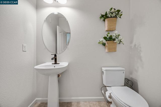 6939 Mariposa Cir, Dublin CA: https://media.crmls.org/mediaz/38aa8dc7-f012-4d6e-a218-9c6a66b25563.jpg
