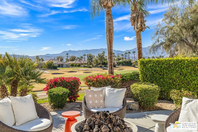 38 Calle Del Norte, Rancho Mirage CA: https://media.crmls.org/mediaz/38aaf824-68bf-4c82-b8be-352f24d1eefe.jpg