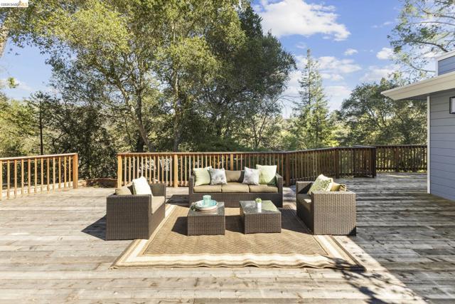 Image 26 of 30 For 64 Valencia Rd