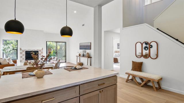 Detail Gallery Image 10 of 29 For 15662 via Calanova, San Diego,  CA 92128 - 3 Beds | 2/1 Baths