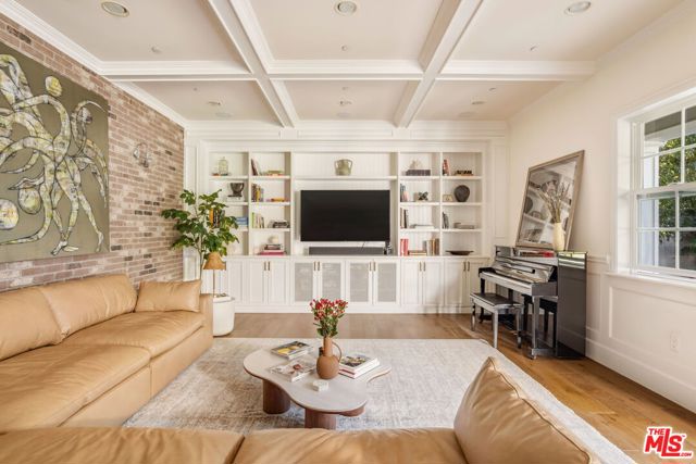 Image 11 of 23 For 4505 Morella Avenue