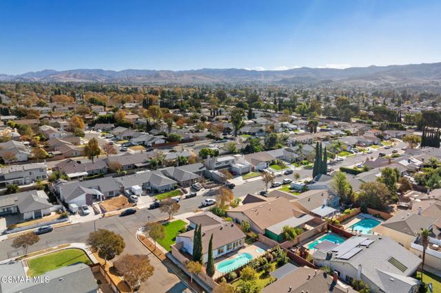 2091 Marter Avenue, Simi Valley CA: https://media.crmls.org/mediaz/38ac8a03-86fb-4170-b62a-20ab82490509.jpg