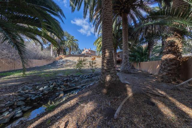 25734 Willow Ln, Escondido CA: https://media.crmls.org/mediaz/38add32a-96fb-450d-910d-7c48c215b6f7.jpg