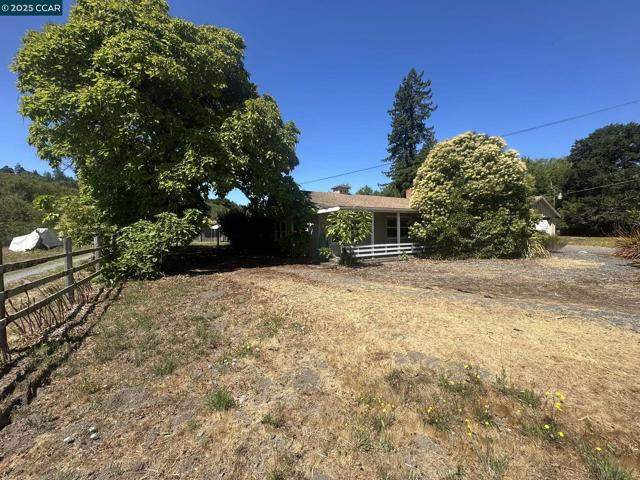120 Sexton Rd, Sebastopol CA: https://media.crmls.org/mediaz/38ae0131-ed97-4adc-a374-1e7654958330.jpg