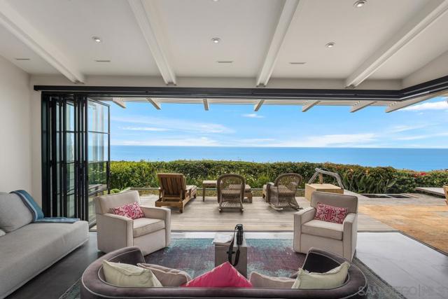 111 Little Orphan Aly, Del Mar CA: https://media.crmls.org/mediaz/38aefa22-1460-4a46-acdd-f1c68fe9385c.jpg