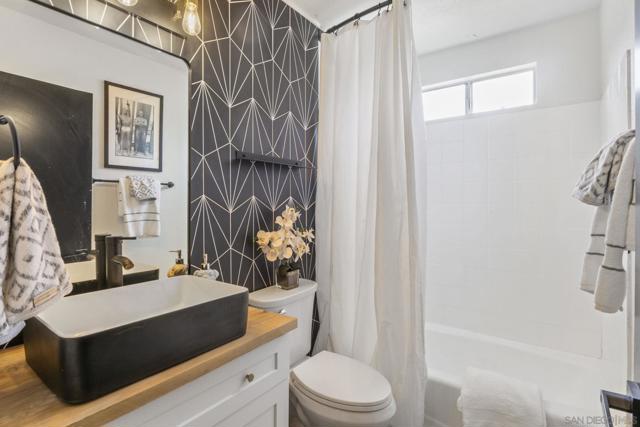 23235 Canyon Lake Dr S, Canyon Lake CA: https://media.crmls.org/mediaz/38af0441-a984-4870-89fa-ecb8a94345df.jpg