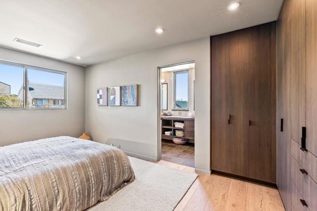 1122 W Cliff Drive, Santa Cruz CA: https://media.crmls.org/mediaz/38afe1c1-4fcb-4fec-b368-21121b6c6536.jpg