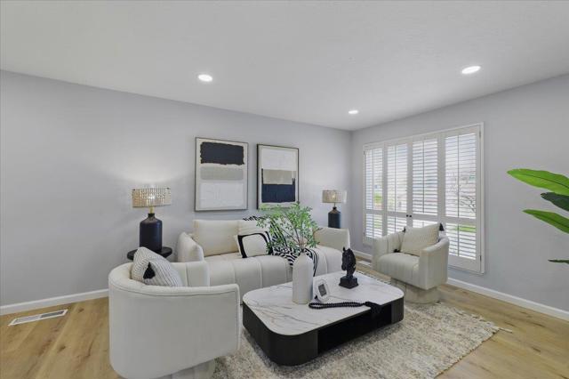 2434 Hastings Drive, Belmont CA: https://media.crmls.org/mediaz/38b015d4-dc7f-4faf-b1ad-97dadde79afb.jpg