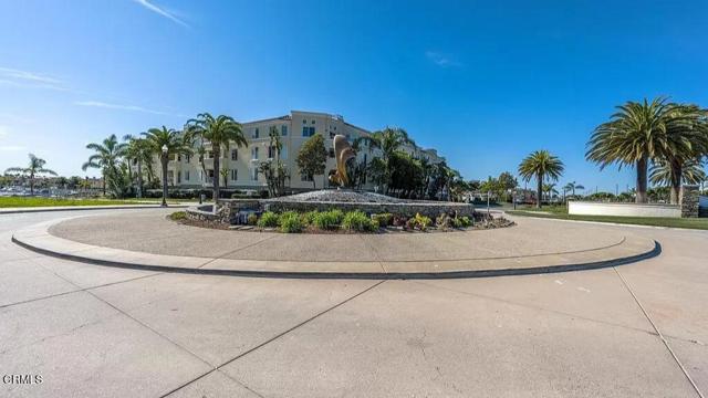 4346 Tradewinds Drive, Oxnard CA: https://media.crmls.org/mediaz/38b166ef-e70d-4119-a2b9-acdbff210bcf.jpg