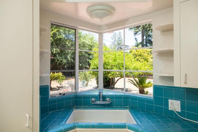 61 Sylvian Way, Los Altos CA: https://media.crmls.org/mediaz/38b171e3-b438-4ec4-98d9-9ae68c3fbf7b.jpg