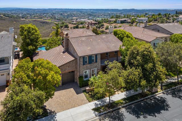 3219 Corte Paloma, Carlsbad CA: https://media.crmls.org/mediaz/38b1b0f1-d9d4-4c90-8808-ed15198d4256.jpg